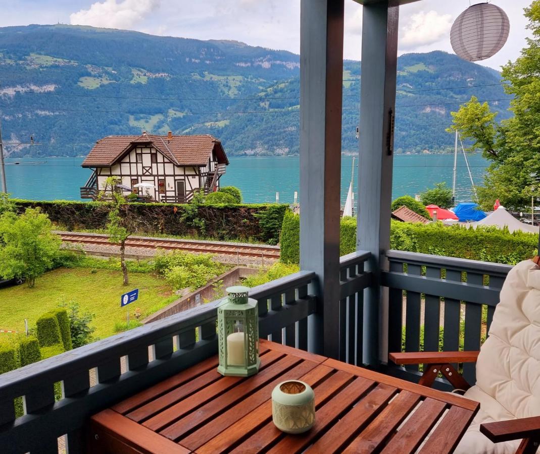 Strandhuesli Directly On Lake Thun Därligen Esterno foto
